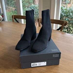 Eileen Fisher black stretch boots so 8.5m